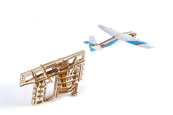 Flight Starter - a Mechanical Model by UGears